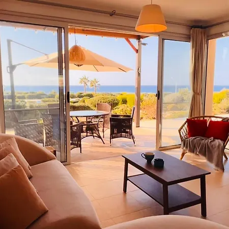 Frontline Paradise On The Water's Edge In Tatlisu, North Cyprus Apartamento