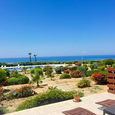 Frontline Paradise On The Water's Edge In Tatlisu, North Cyprus Apartamento Famagusta (Northern Cyprus)
