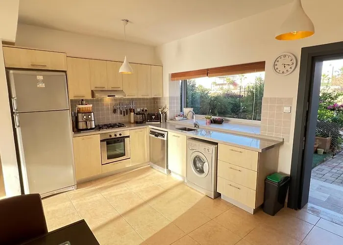 Frontline Paradise On The Water's Edge In Tatlisu, North Cyprus Apartmán